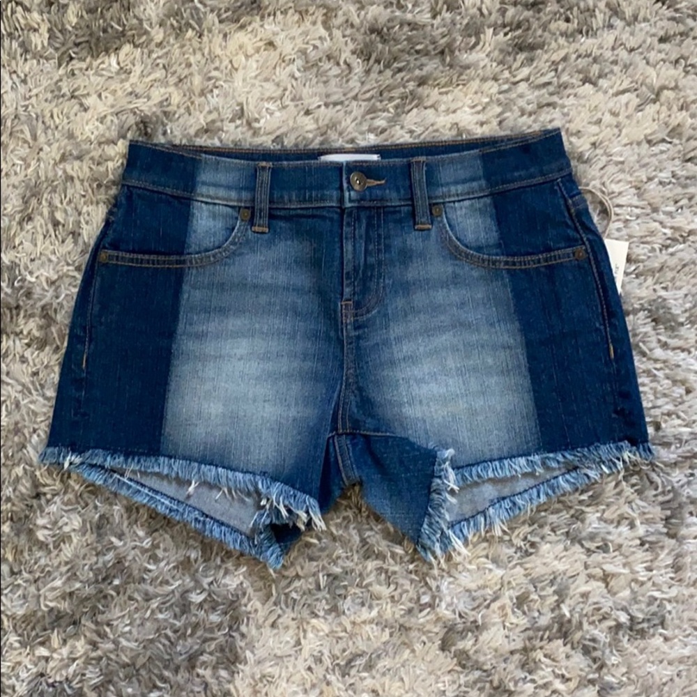 3/$40 Lila Ryan two tone shorts
